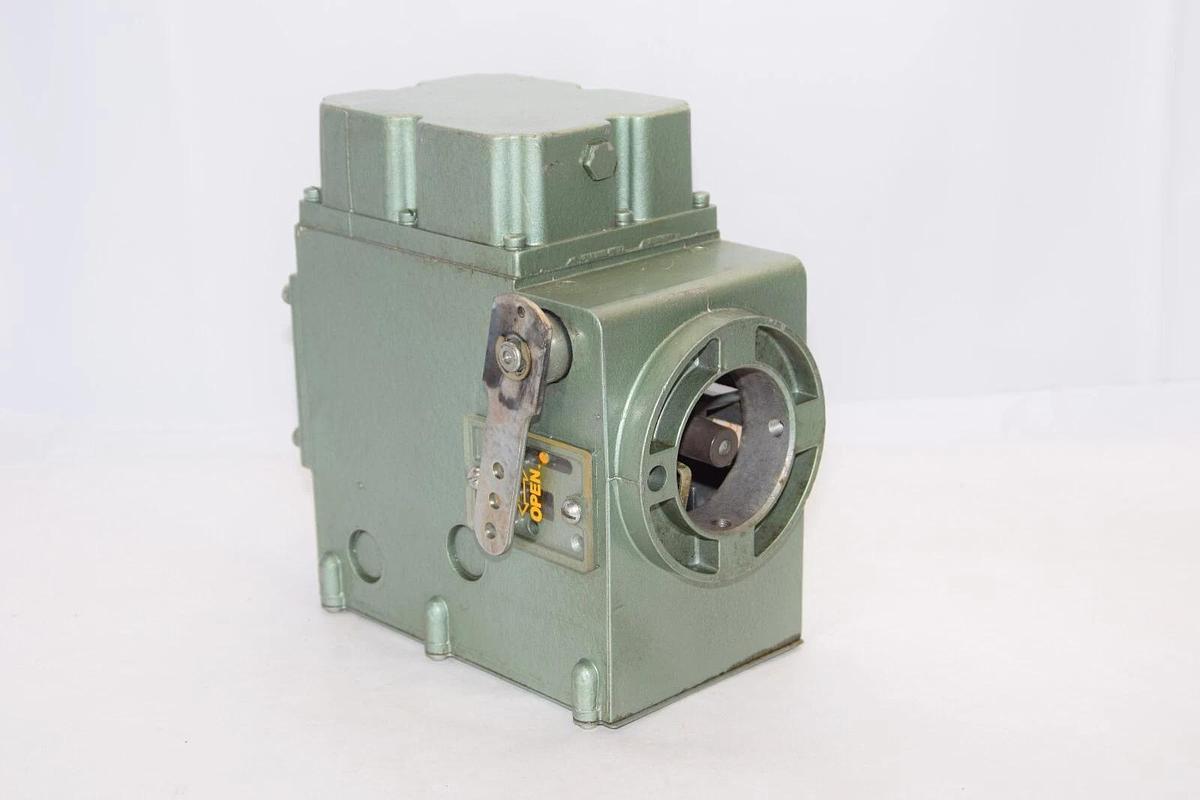 (NEW) ITT AH13A144A 66A 240V 50/60Hz 5psi Hydramotor Gas Valve