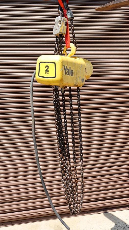 Used Yale 2 Ton Chain Hoist 4000lb 2010H083 C6T17NZ3D 460/380v 3ph 24" Chain
