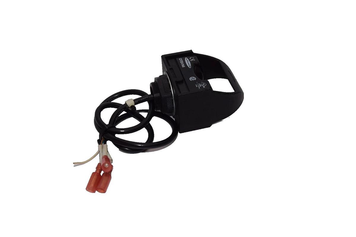 Used BANNER OTBVN6 , 0TBVN6 Optical Touch Button - Lot of 2