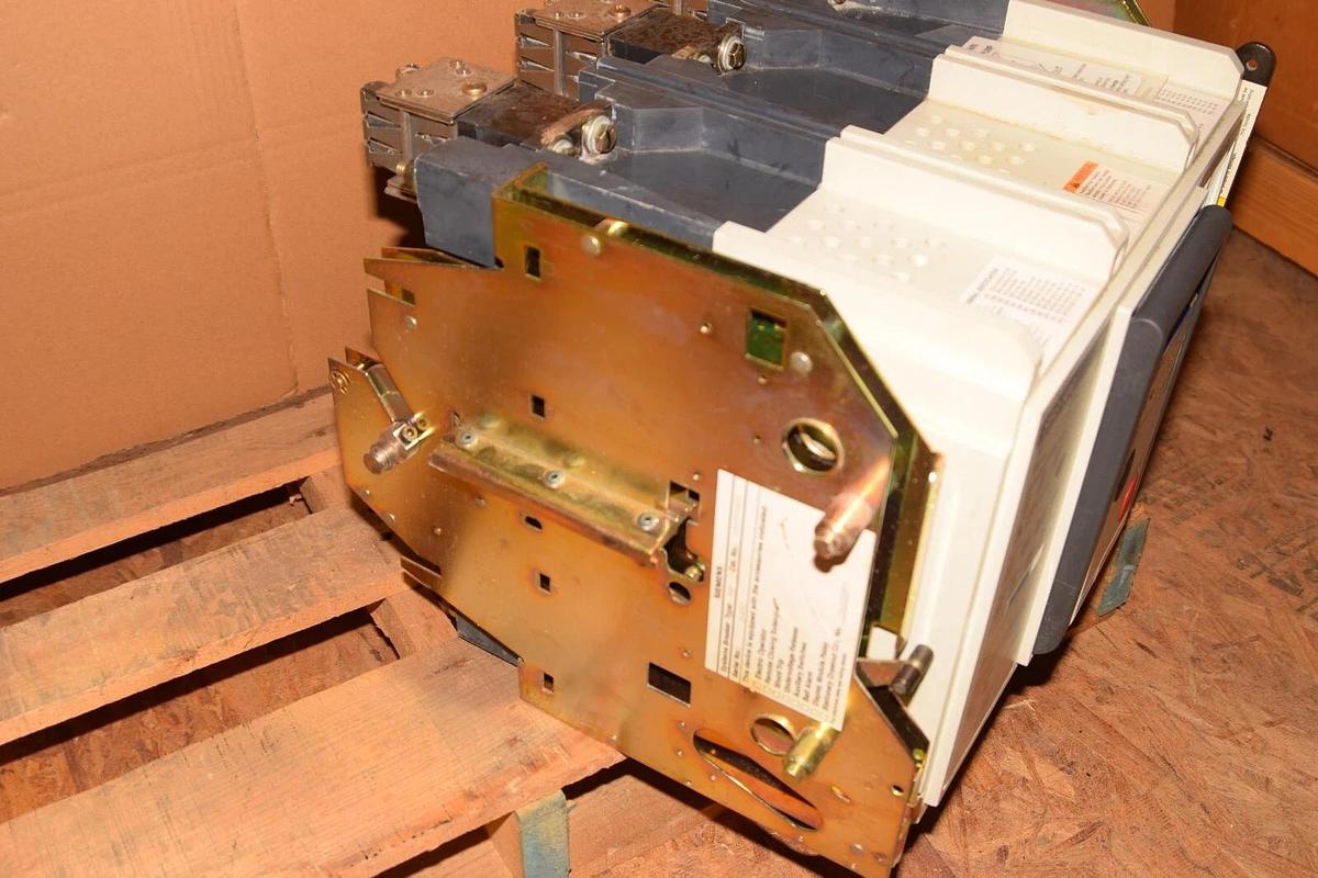 Used SIEMENS SBS0808 SBS 800 CIRCUIT BREAKER 800A 3P 600V 800A  SBSB800 SBS0808DV