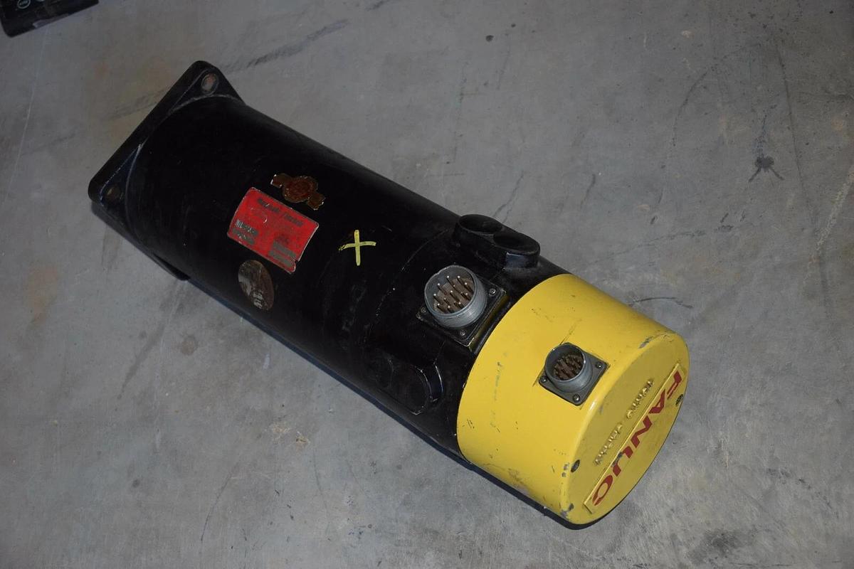 Used FANUC DC Servo Motor 30M-2K  A06B-0656-B003  A06B0656B003 171V 40A 2000RPM