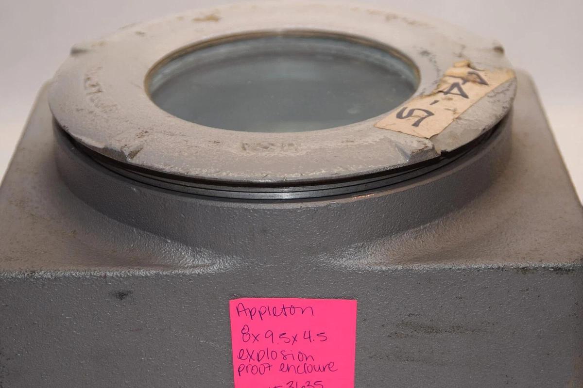 Used APPLETON 8"x9.5"x4.5"  Explosion Proof Enclosure W/ Glass Cover Internal Cover