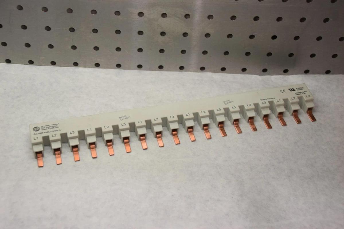 ALLEN BRADLEY 1489-AACL318 1489AACL318 SERIES A BUS BAR NEW
