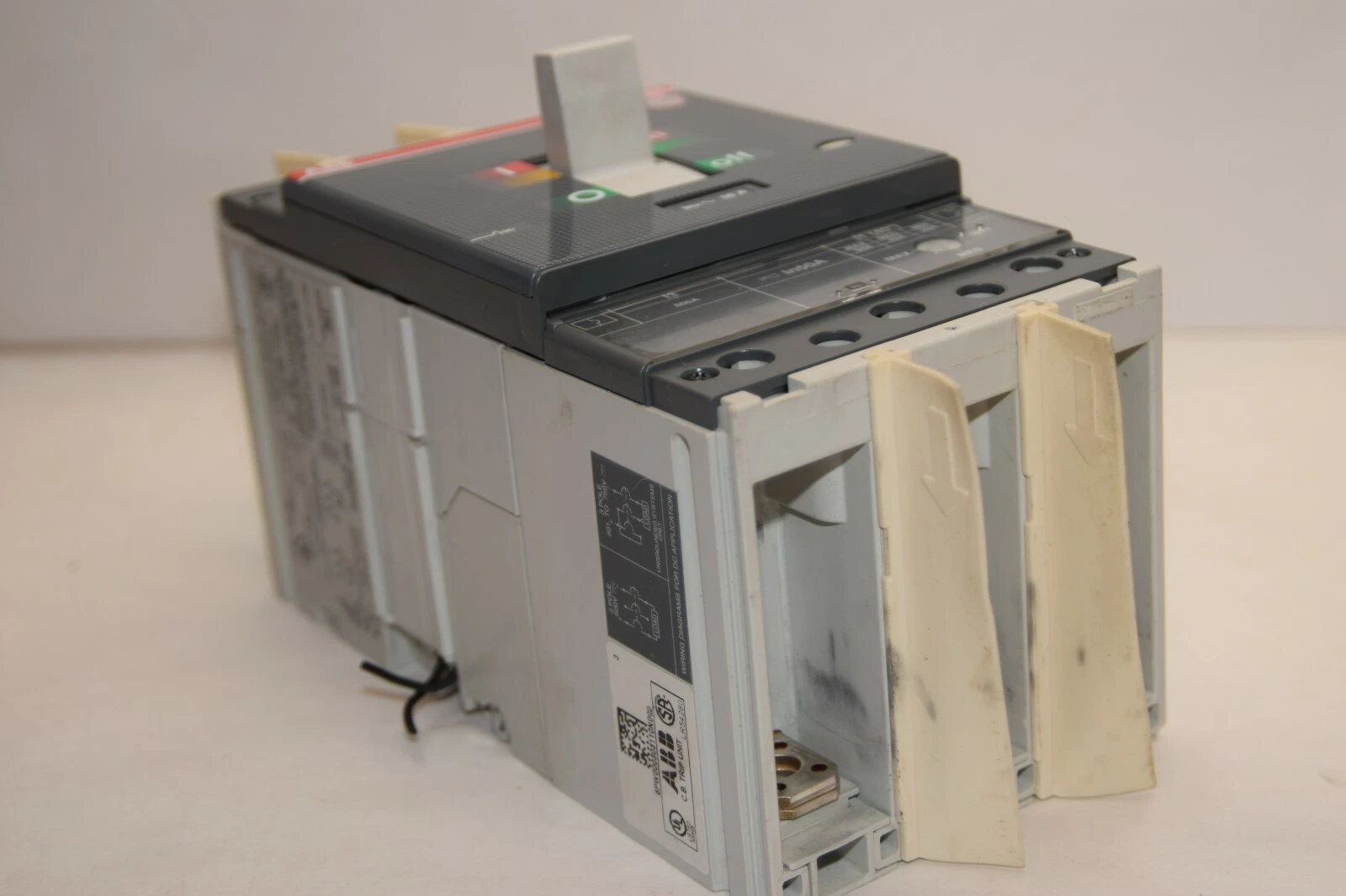 Used ABB SACE Tmax T4S 250 T4S250 3 Pole 250 Amp 250A 542137P3 E93565 Circuit Breaker
