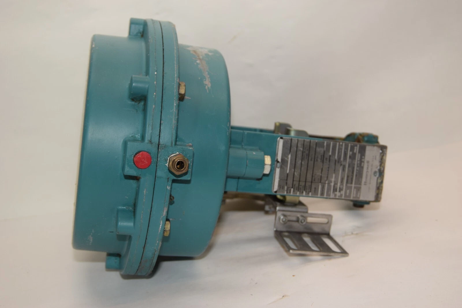 Used HONEYWELL 7942-276255001 05-R 1-1/2" 13 opens 5 closes 5-15psig Valve Actuator
