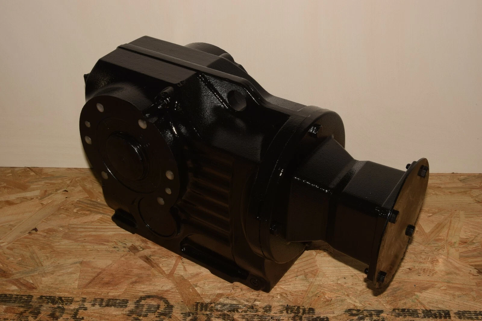 Sew-Eurodrive KA87 AQH140/2 Gear Box 01.3020831206.0001.02 KA87AQH140/2