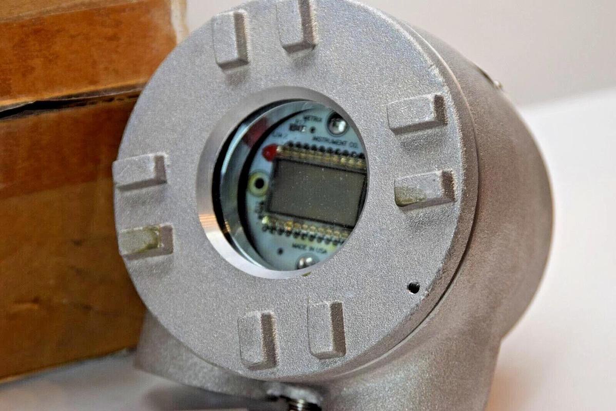 Metrix Vibration Switch Monitor SM6100-7011-2102-105 115vac 1FET (NEW)