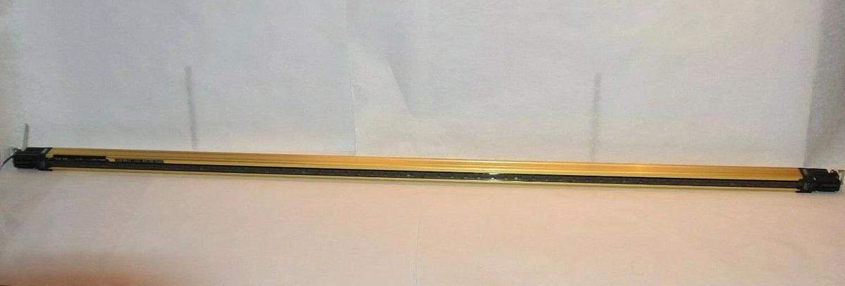 Used SUNX SF4B-H64-01 D V2 Emitter Safety light curtain Matsushita Electric PANSONIC