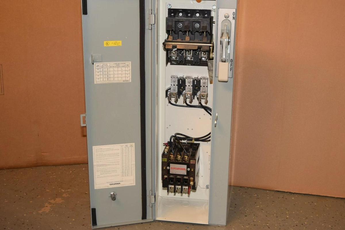 NEW) SYLVANIA T18AA31606-76 T18AA3160676 Size 1 60A Mag Combination Starter