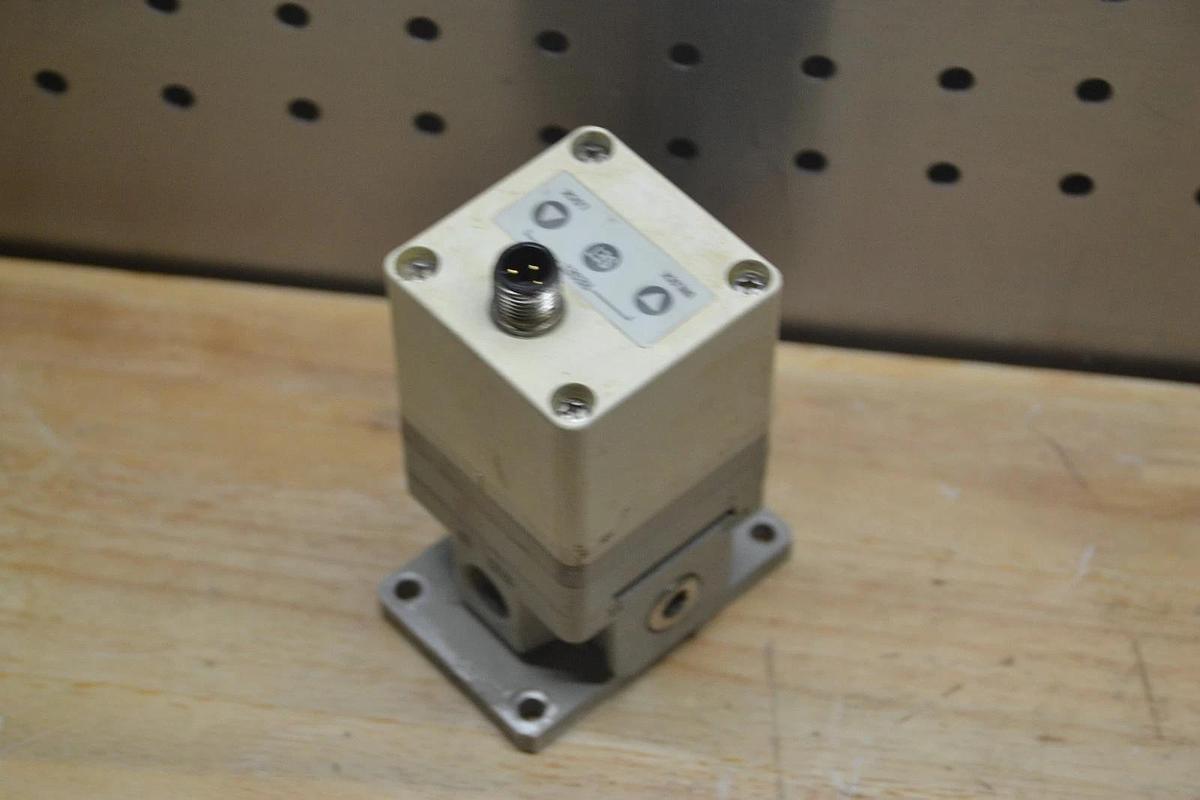 Used SMC E/P REGULATOR  ITV2030-312L-X26   ITV2030 3121 X26