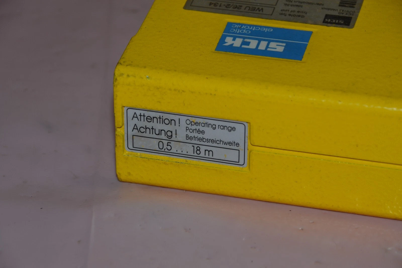 Used Sick Optic Electronic Sensor Scanner WEU 26/2-134 1 015 839  24vdc Range: .5-18m