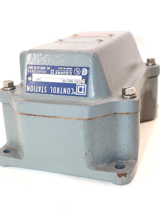 Square D Heavy Duty Control Statation 9001 GW-241 GW241 Series A  (New)
