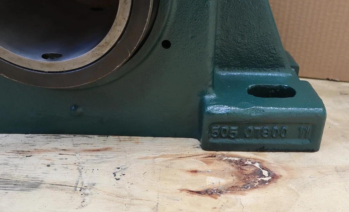 Rex 4 Bolt Pillow Block Bearing and Housing 5" 90557 5050780011 505 07800 11 NOS