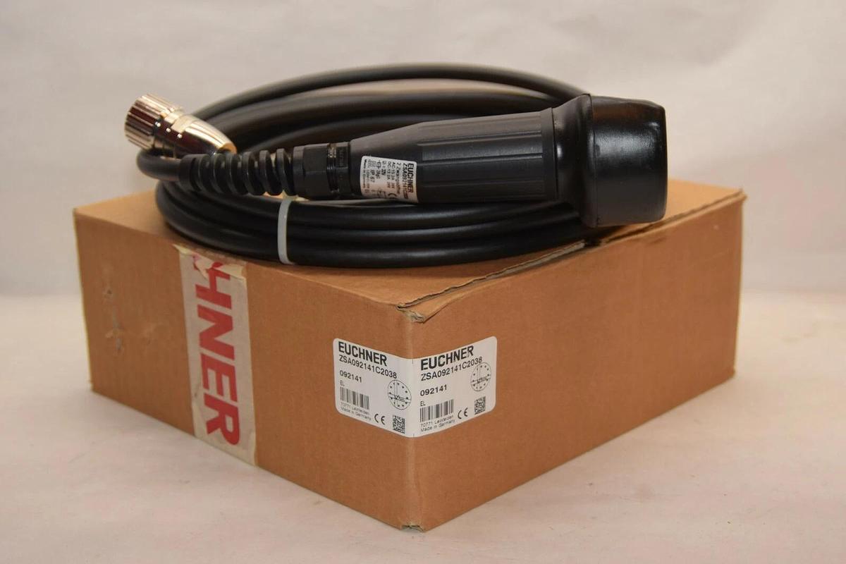 (NEW) EUCHNER ZSA092141C2038 092141 32V Enabling Pushbutton