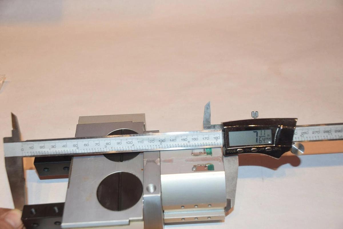 Used CKD HFP PNEUMATIC GRIPPER  1-3/4" - 3-1/4"