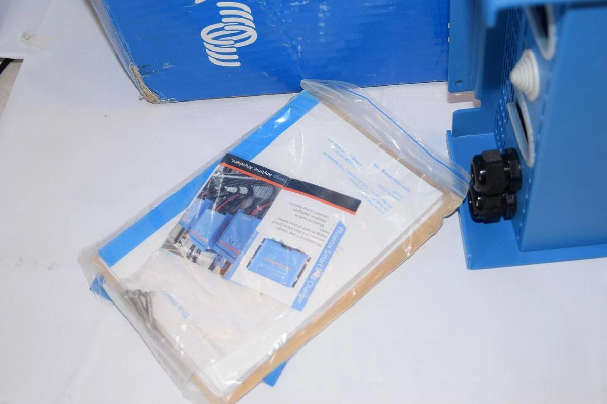 (NEW) BLUE POWER CMP122200000 MultiPlus Compact 12/2000/80-30 230V Charger