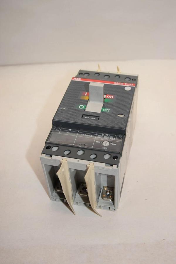 Used ABB SACE Tmax T4S 250 T4S250 3 Pole 250 Amp 250A 542137P3 E93565 Circuit Breaker