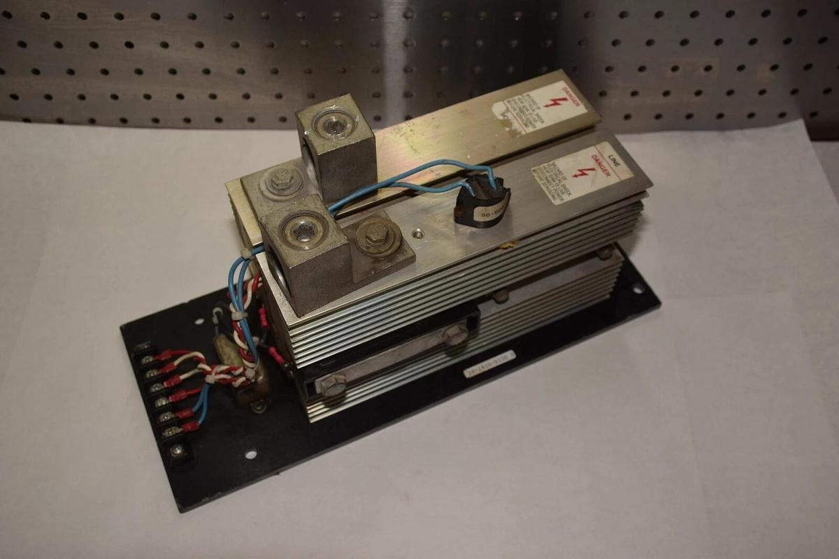 Used Cutler-hammer Eaton C515HSE2 Power Pole  C515HSE2B C515HS E2B 34-1410 size E