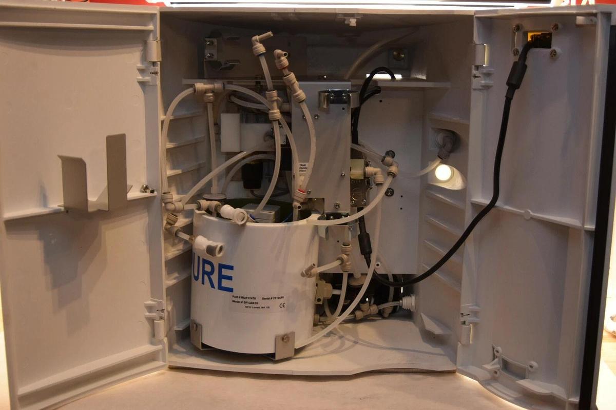 Used SARTORIUS STEDIM Arium 61215 Type 2 100-240Vac 50/60Hz Water Purification System