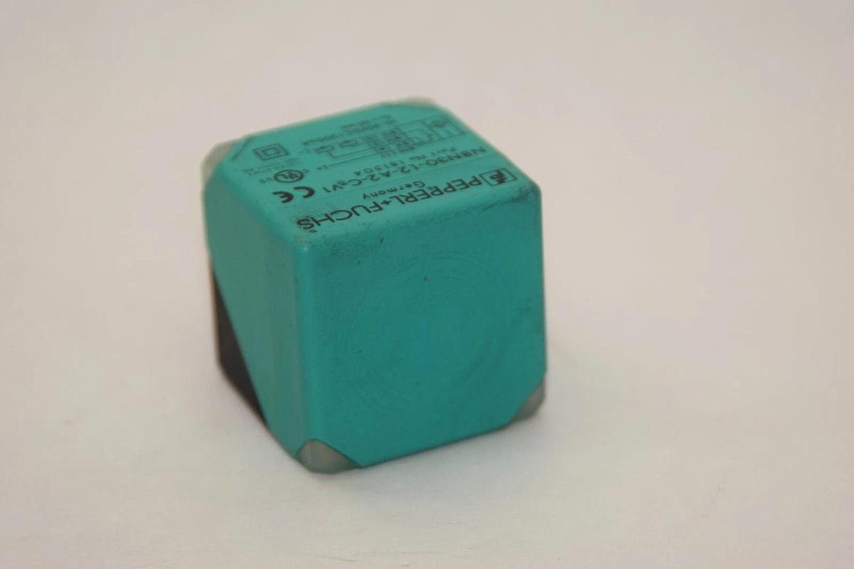 Used PEPPERL + FUCHS NBN30-L2-A2-C-V1 181504 10-30Vdc Proximity Sensor *No Hardware*