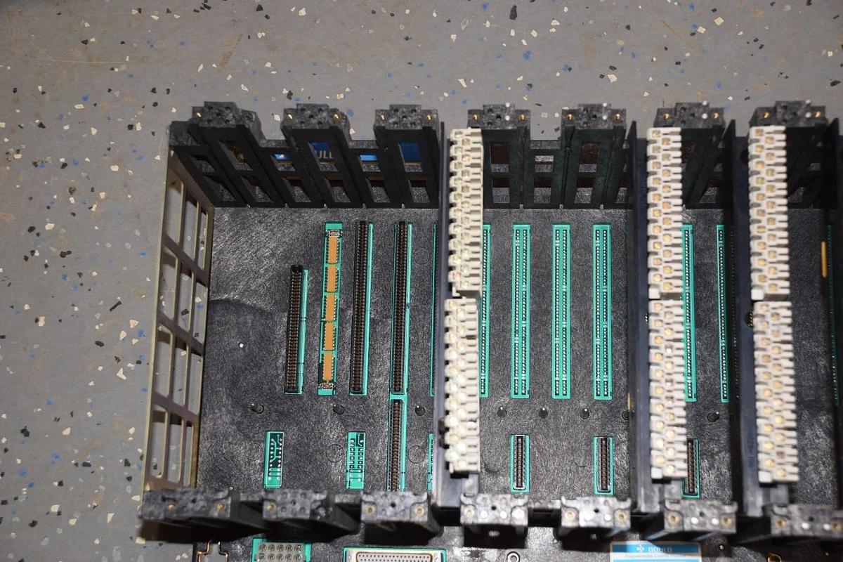 Used GOULD 800 SERIES AS-H827-103 AS H827-103 PRIMARY HOUSING 11 SLOT RACK