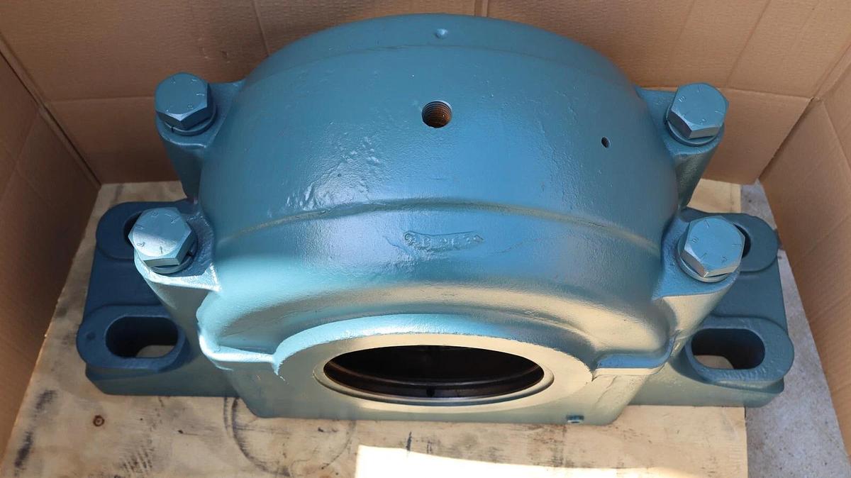 Dodge 4 Bolt Split Plummer Pillow Block Bearing HOUSING 8-5/16" C-7589-02661 NOS