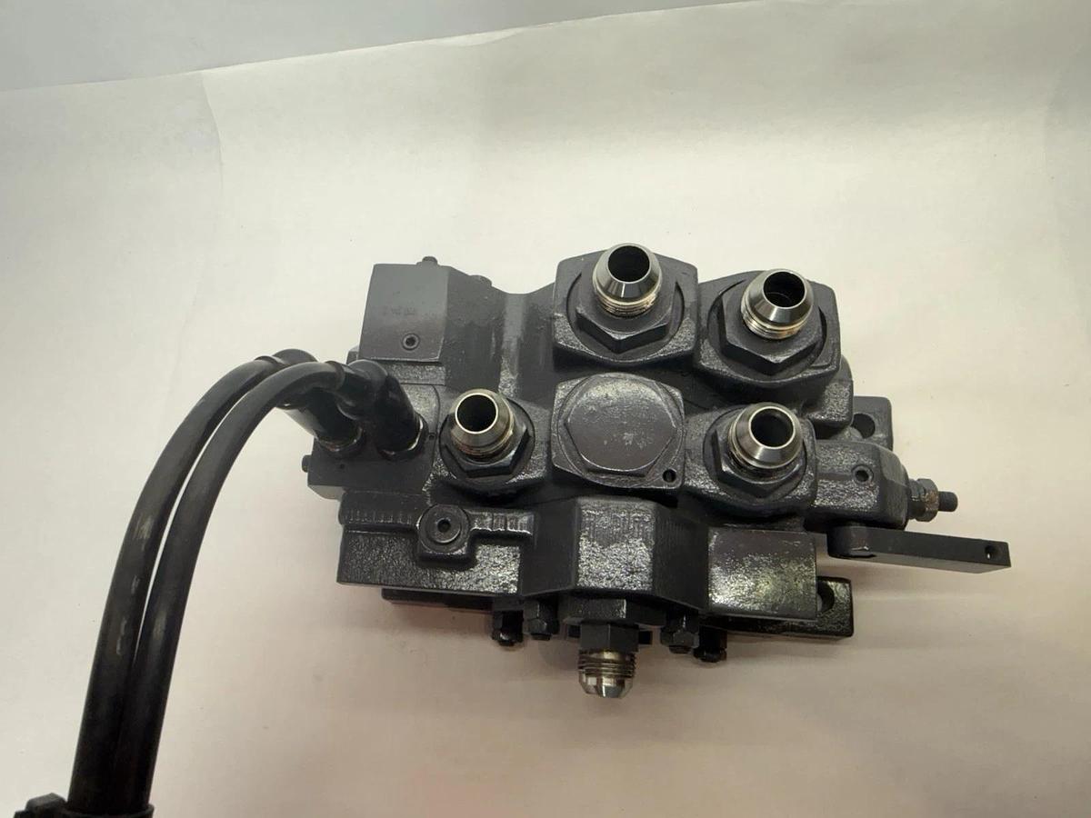 Used Altec Vermeer Prince Hydraulic Valve 1 Spool Valve block 1139 DB8505-800 AE21