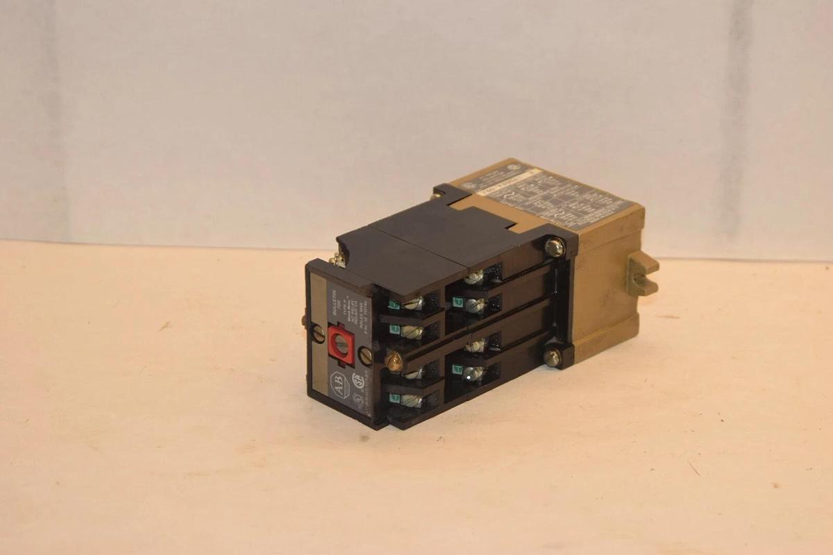 Used ALLEN BRADLEY 700-P800A1  700P800A1 Series A 115-120V Direct Drive Relay