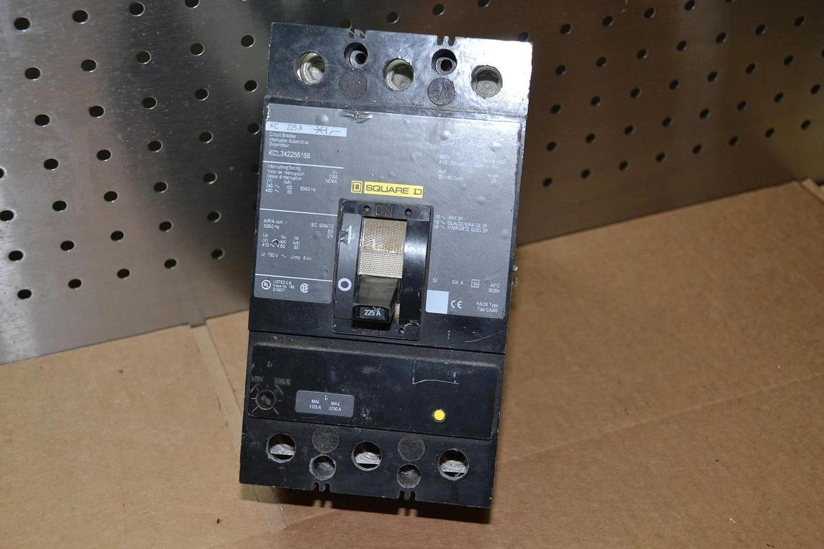 Used SQUARE D SHUNT TRIP BREAKER KCL342256168 225A 225 A AMP 480V VOLT 3 POLE