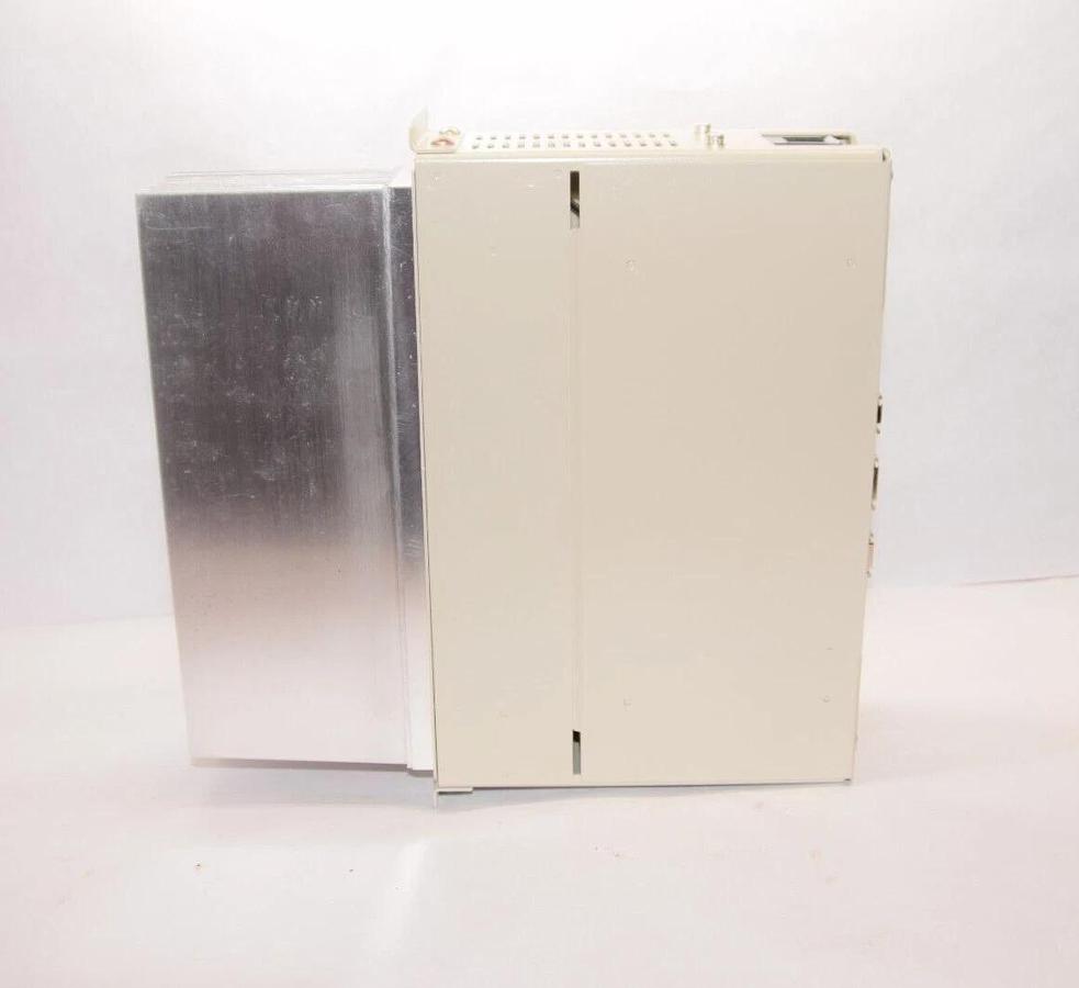 YASKAWA Drive CIMR-H5D41P5 41P55C CIMR-H5D41P55C 540-660vdc in 2kva 2 kva (NEW)