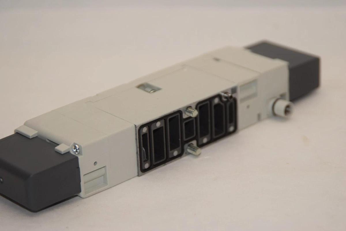 (NEW) SMC VSS8-4-FIG-D-3VZR 0-1.0MPa / 0.15-1.0MPa Solenoid Valve