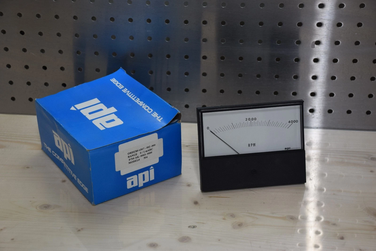 API AK-0003-0000 MODEL 504 0/1mADC RANGE PANEL METER NEW