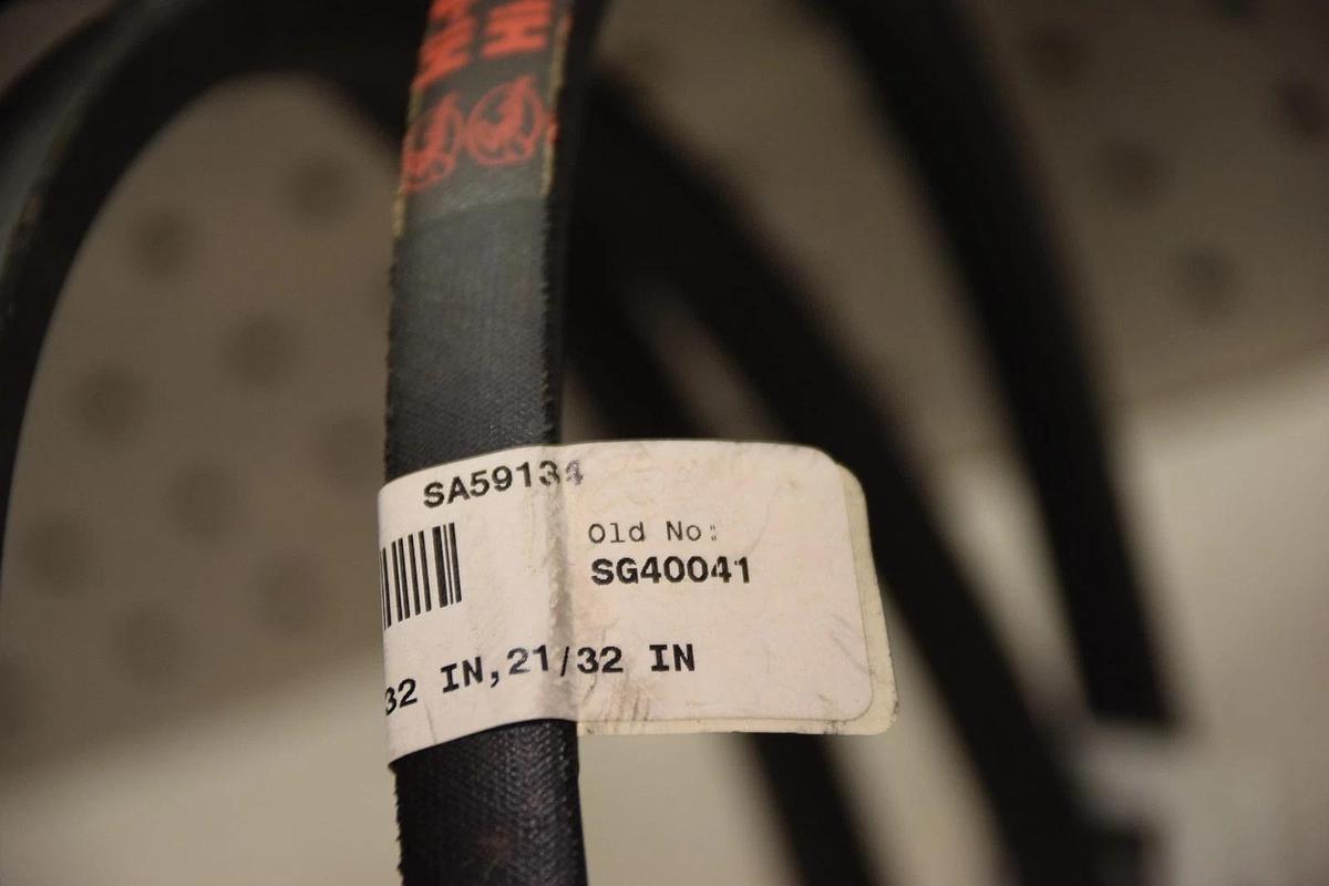 GATES B98 9003-2098 101" OUTSIDE LENGTH 13/32", 21/32" HIGH-POWER II V-BELT NEW