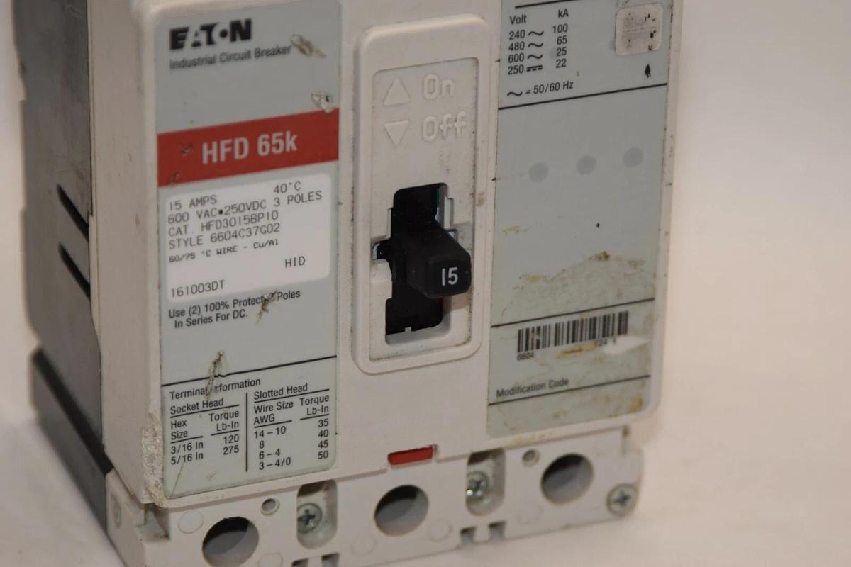 (NEW) EATON CUTLER HAMMER HFD3015BP10 15A 15 Amp A 3P 600Vac Breaker *Chip*