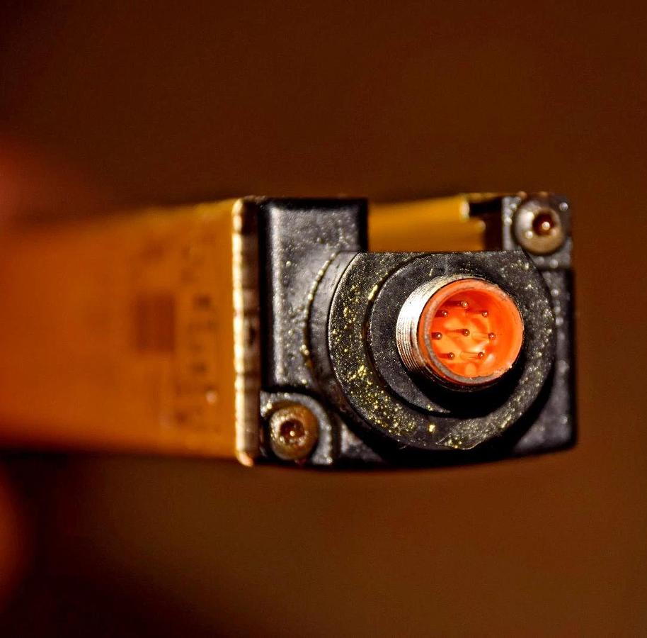 Used SICK C2000 C20S-105102A11 1050mm SAFETY LIGHT CURTAIN