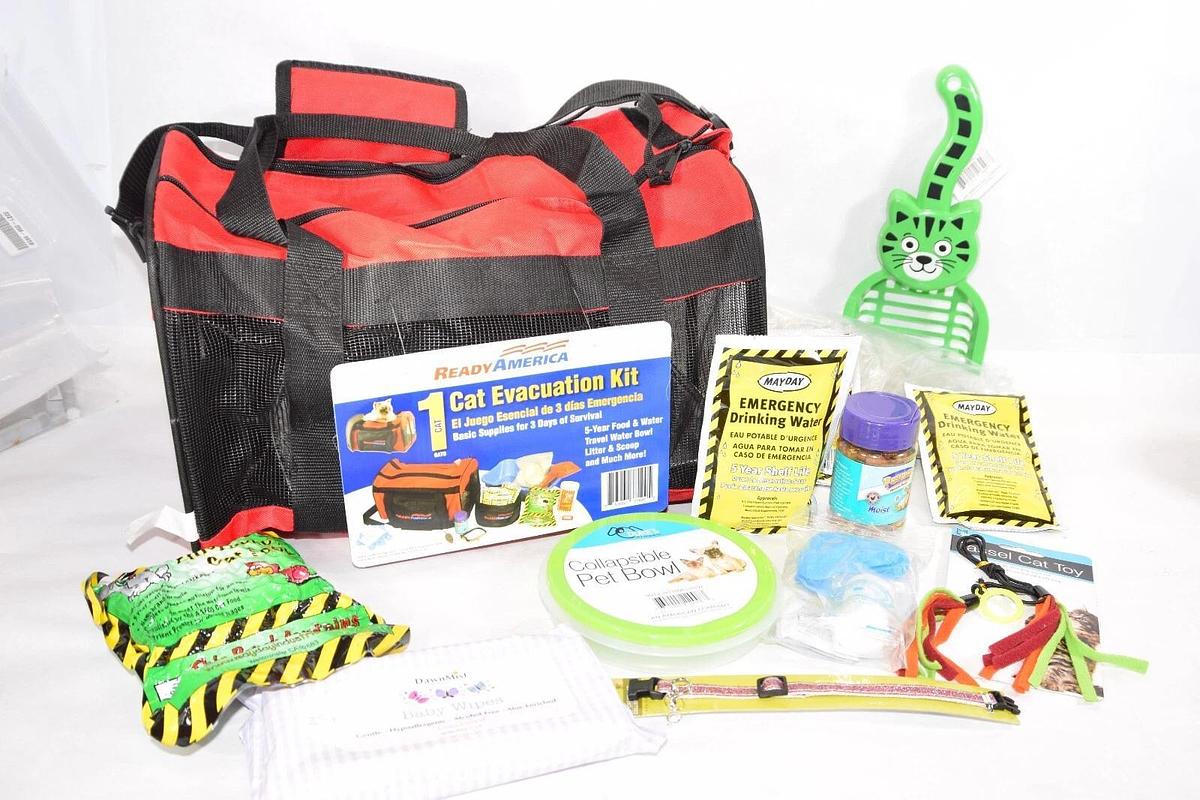Used (NEW) READY AMERICA 1 Cat Evacuation Kit, 1 Cat Served