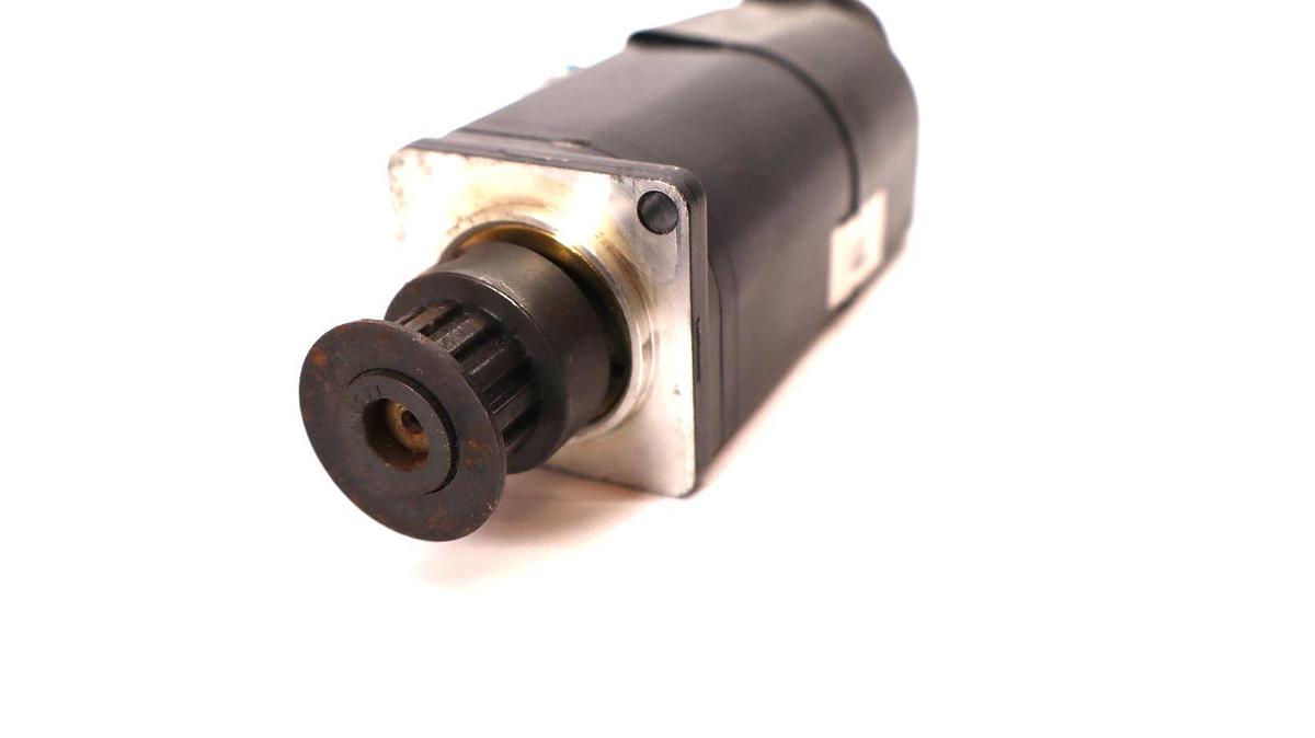 Yaskawa Electric AC Servo Motor SGM-01A312 100W 200V 0.87A SGM01A312 (Refurb)