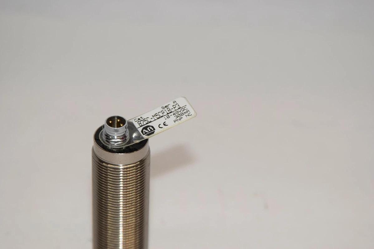 (NEW) ALLEN BRADLEY 875C-M5CP18-P3 Series A 10-48Vdc Photoelectric Sensor
