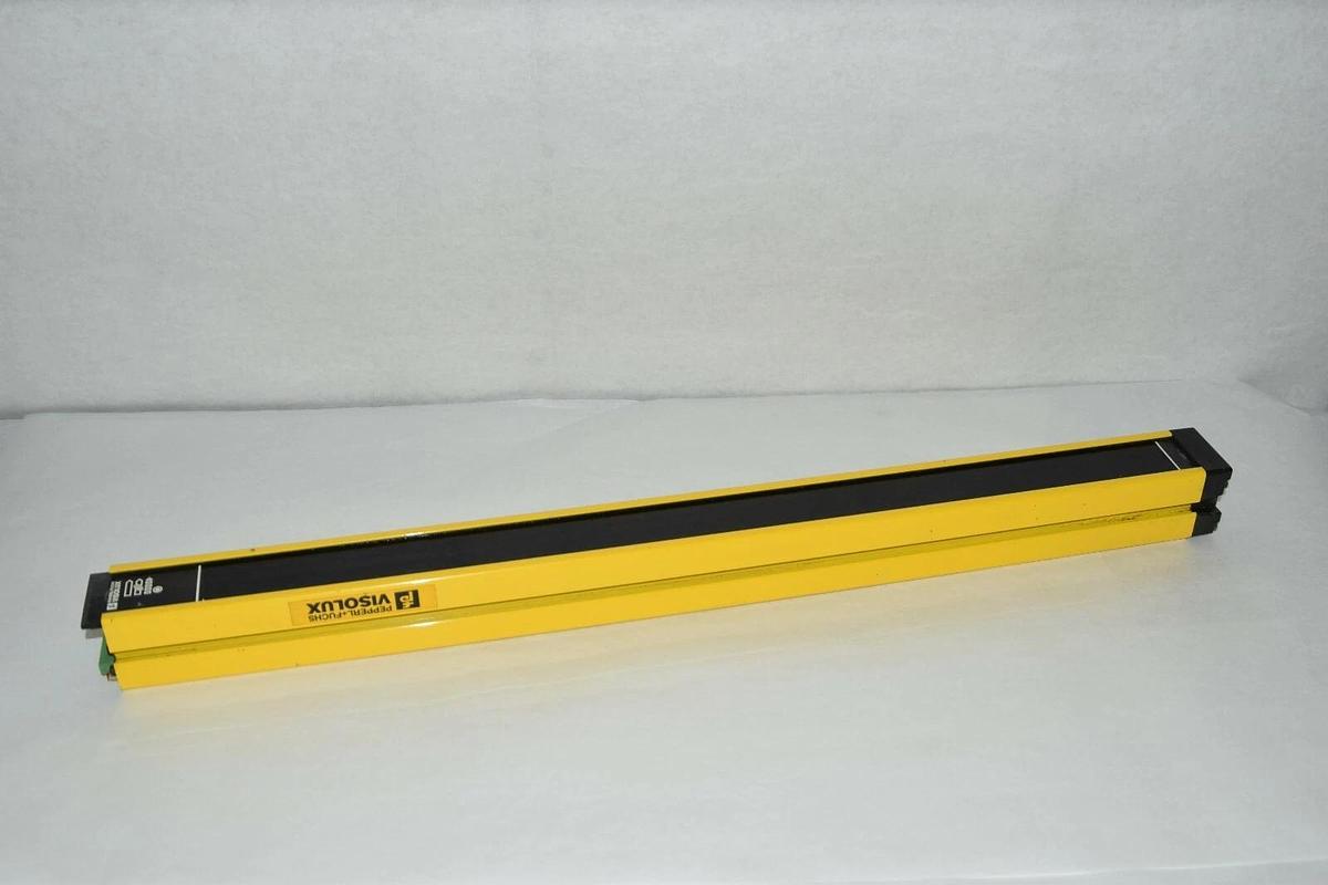 Used PEPPERL + FUCHS Visolux SLC14-600-R/31 417882 Photo Safety Sensor