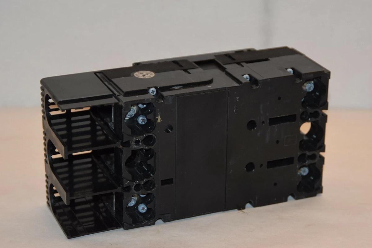 Used MITSUBISHI NF225-SP NF225SP MF225 SP 125 A Amp 125A 2P No-Fuse Breaker