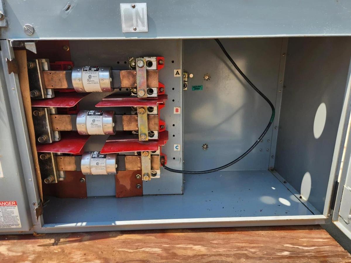 Used SQUARE D I-Line Fusible Busway Switch PBQ3660G 600A 600 Amp Ser 6 3P3W 600v 3ph