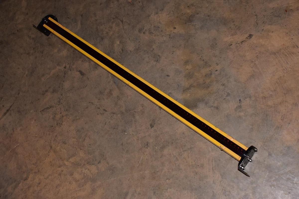 Used STI MINISAFE MS4436BR 42681-0360 0.3-30m RECEIVER SAFETY LIGHT CURTAIN