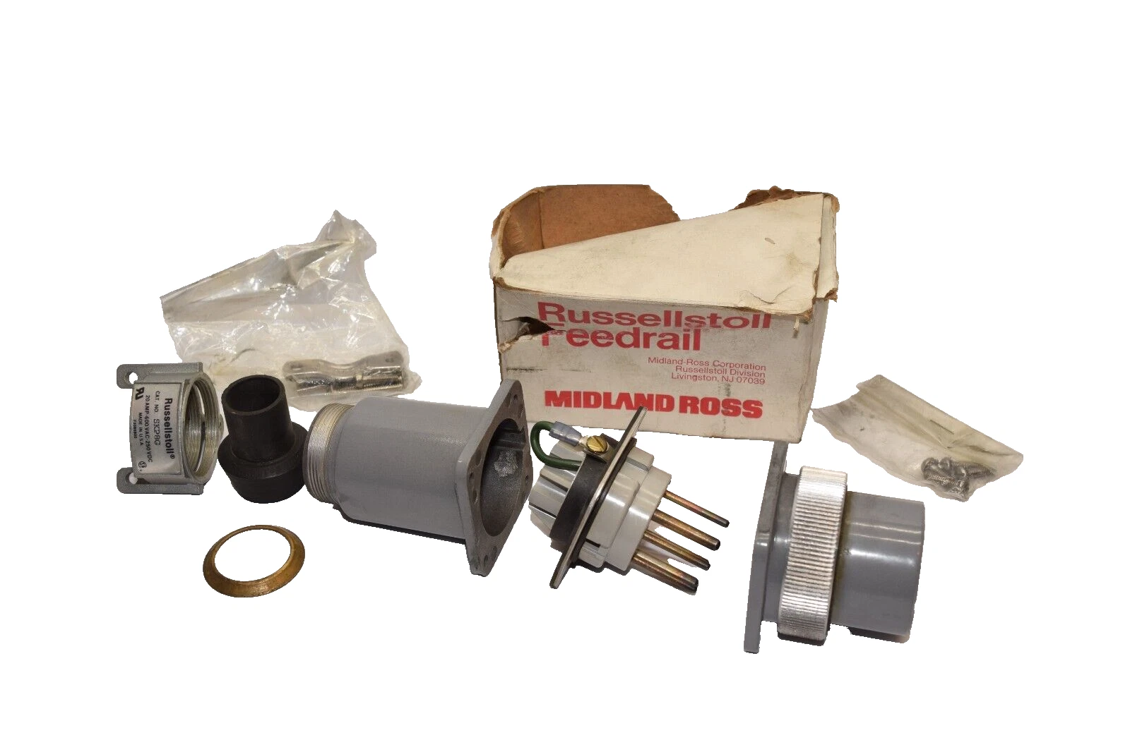(NEW) RUSSELLSTOLL SKP8G , F22040Q 20Amp 600Vac 250Vdc EverLok Plug