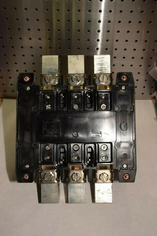 (NEW) KLOCKNER-MOELLER DIL 8A-22-NA DIL8A22NA 110/120V 50/60Hz CONTACTOR