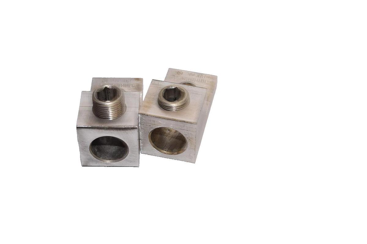 Used DCCC-420 DA-600 600MCM-2 CU-AL Mechanical Lugs (Lot of 2)