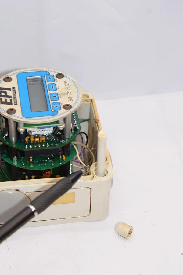 Used EPI 8116MPNH-SSS-133-AC115-NAT Master-Touch Series 8000MP/NH Gas Mass Flowmeter