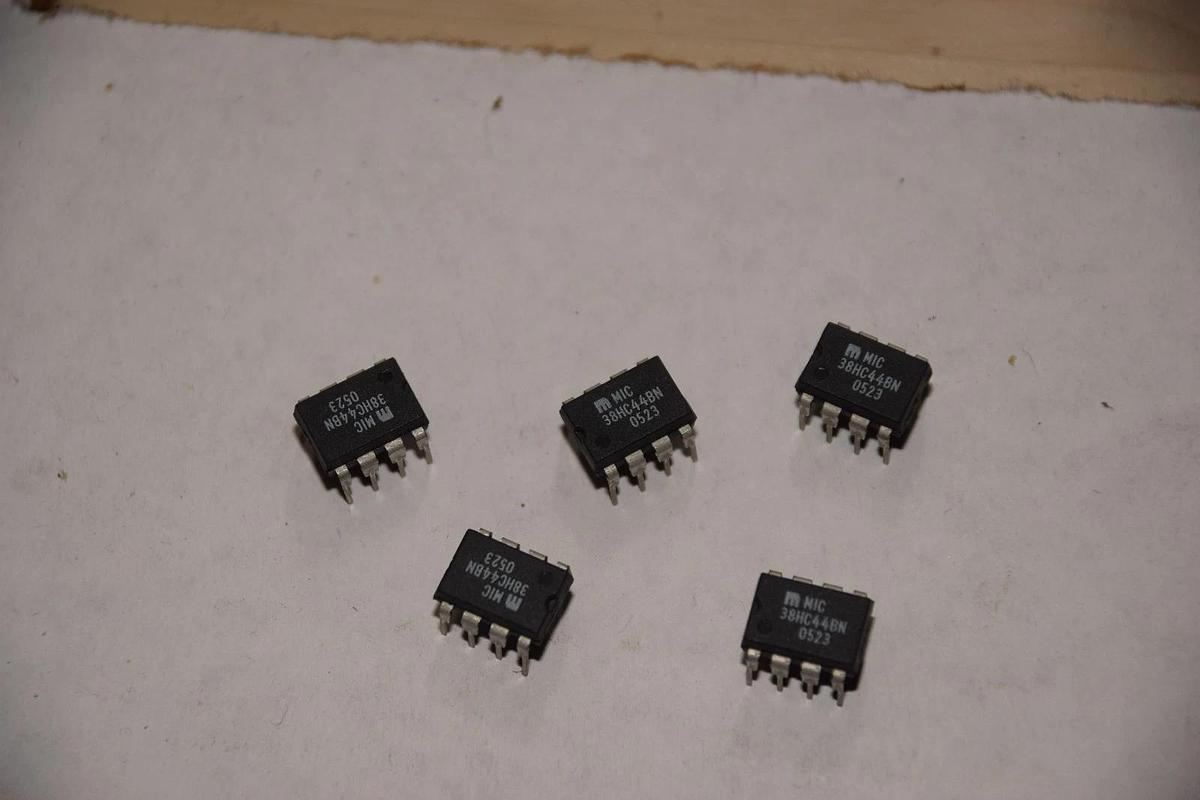 (LOT OF 5) MIC 38HC44BN 0523 RECTIFIER DIODE NEW