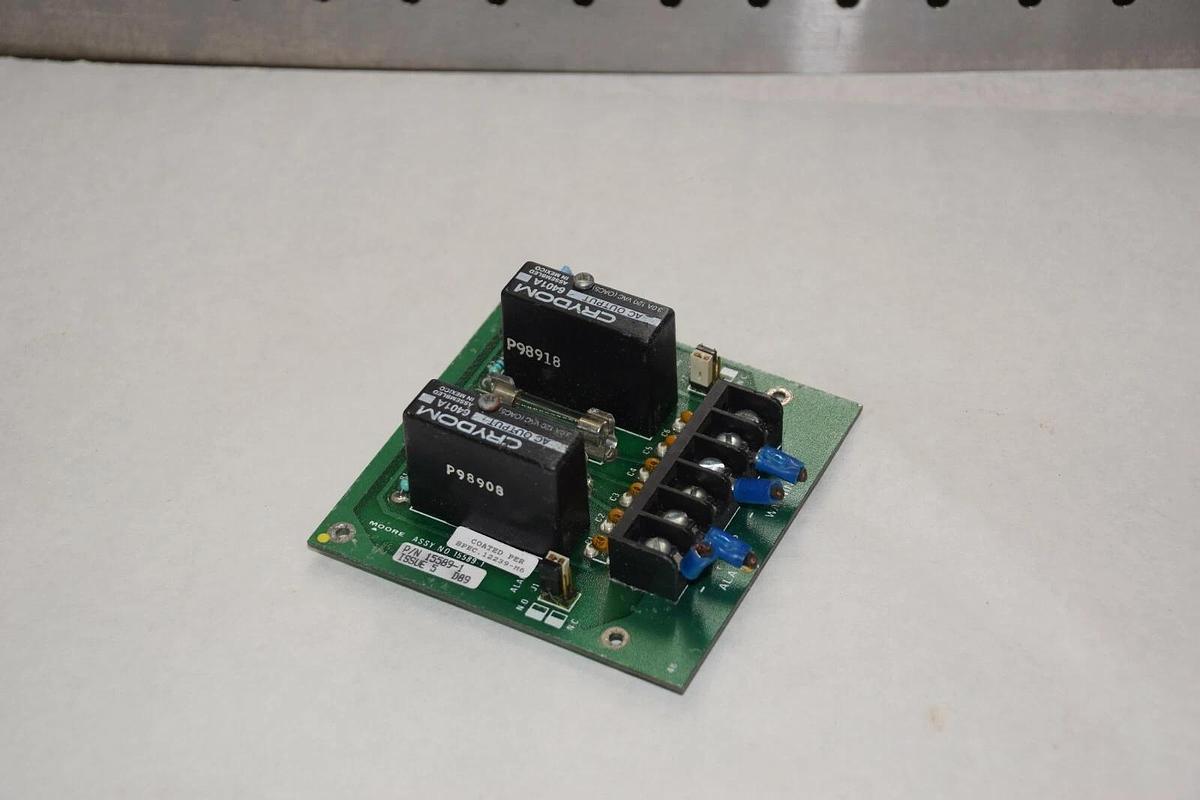 Used MOORE 15589-1 ISSUE 5 15589-1-5 CRYDOM 6401A RELAY PC BOARD