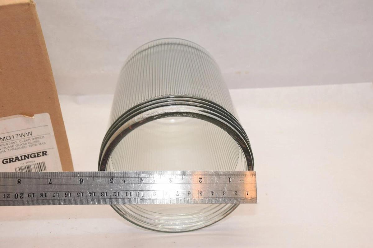 (NEW) HUBBELL / KILLARK VMG17WW 5-1/2" Dia 250W Low Glare Glass Globe