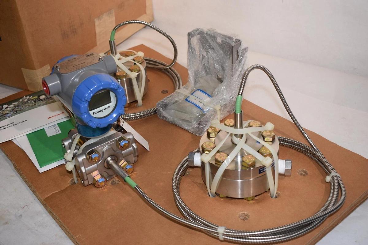 Honeywell STR800 DP Remote Seal ST800 YSTR82D-21CC5B0-(YYY)JBC(Y)S(Y)-B   (NEW)